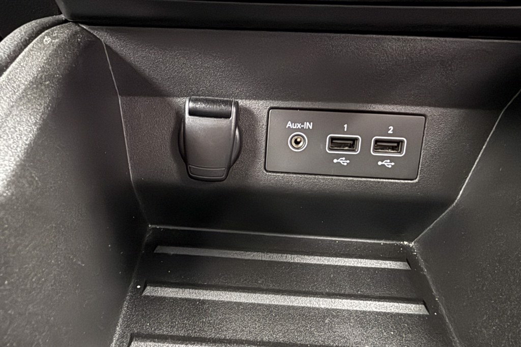 Renault Clio Iconic Manual Petrol Hatchback - Stock Number (1544962) - 14th supplementary image