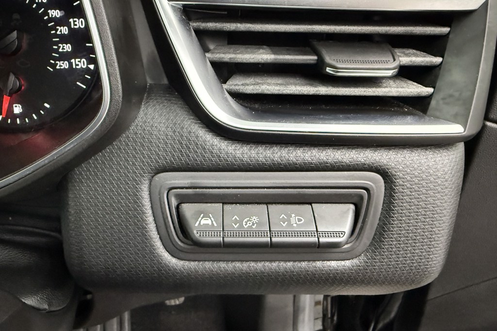 Renault Clio Iconic Manual Petrol Hatchback - Stock Number (1544962) - 15th supplementary image