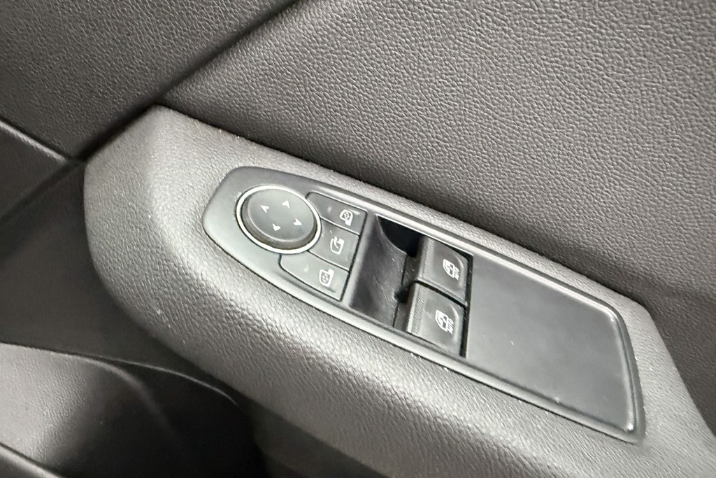 Renault Clio Iconic Manual Petrol Hatchback - Stock Number (1544962) - 17th supplementary image