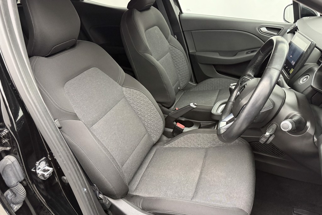 Renault Clio Iconic Manual Petrol Hatchback - Stock Number (1544962) - 19th supplementary image