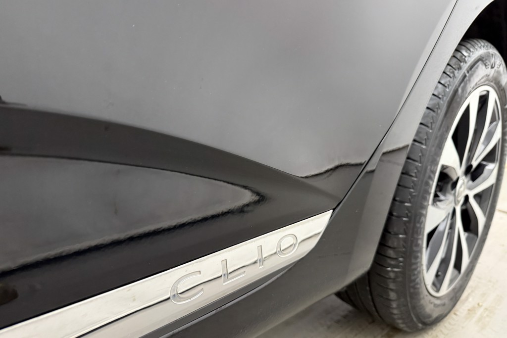 Renault Clio Iconic Manual Petrol Hatchback - Stock Number (1544962) - 27th supplementary image
