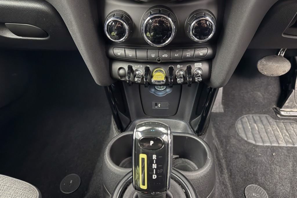 Mini Hatchback Cooper S Level 2 Automatic Electric Hatchback - Stock Number (1544963) - 13th supplementary image