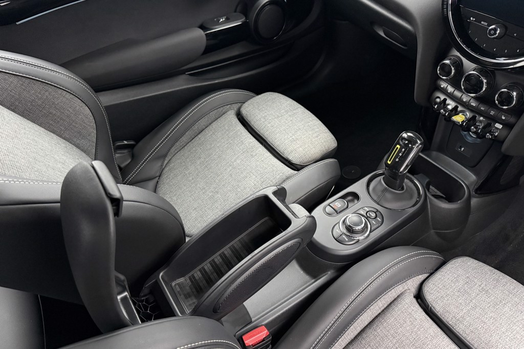 Mini Hatchback Cooper S Level 2 Automatic Electric Hatchback - Stock Number (1544963) - 14th supplementary image