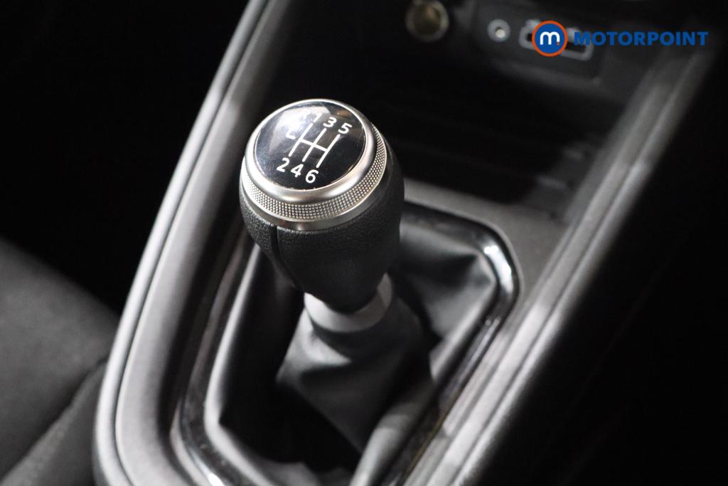 Renault Clio Evolution Manual Petrol Hatchback - Stock Number (1545737) - 5th supplementary image