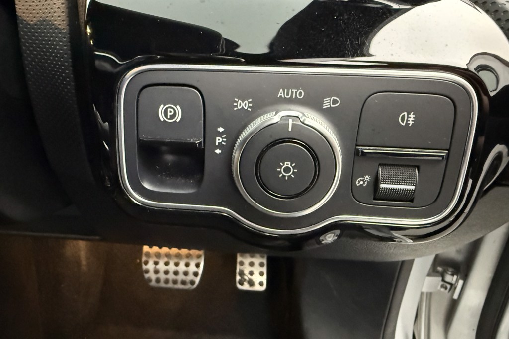 Mercedes-Benz A Class Amg Line Automatic Petrol Plug-In Hybrid Hatchback - Stock Number (1545786) - 15th supplementary image