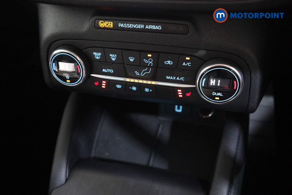 Ford Focus Titanium Automatic Petrol Estate - Stock Number (1545787) - 8th supplementary image