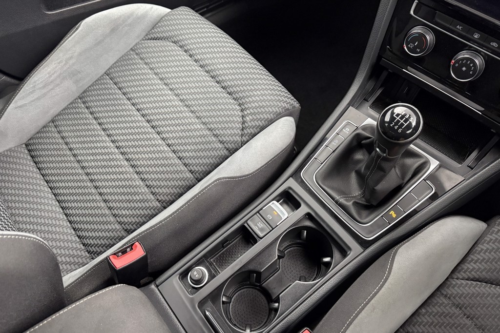 Volkswagen Golf R-Line Manual Petrol Hatchback - Stock Number (1546638) - 16th supplementary image