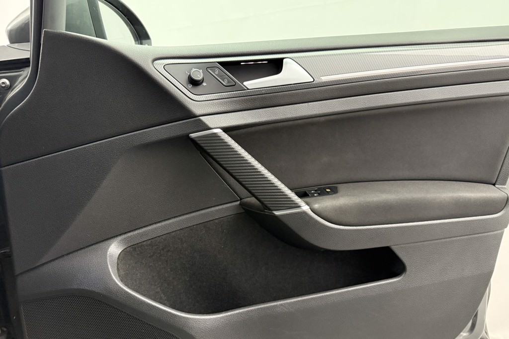 Volkswagen Golf R-Line Manual Petrol Hatchback - Stock Number (1546638) - 18th supplementary image