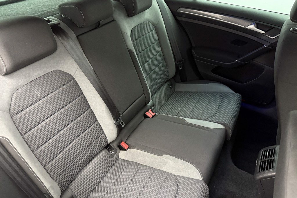 Volkswagen Golf R-Line Manual Petrol Hatchback - Stock Number (1546638) - 23rd supplementary image