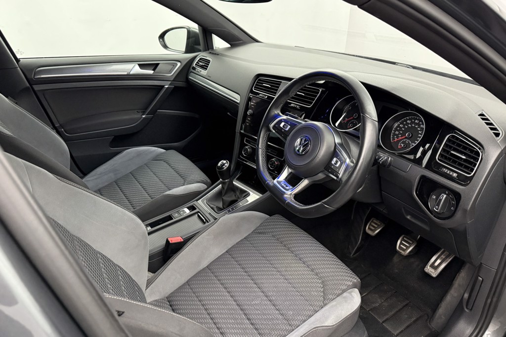 Volkswagen Golf R-Line Manual Petrol Hatchback - Stock Number (1546638) - 1st supplementary image
