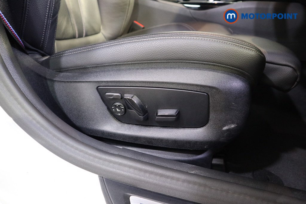 BMW 5 Series M Sport Automatic Petrol Plug-In Hybrid Estate - Stock Number (1546932) - 15th supplementary image
