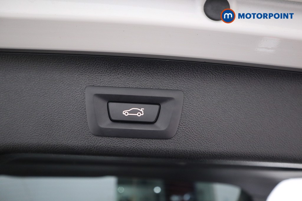 BMW 5 Series M Sport Automatic Petrol Plug-In Hybrid Estate - Stock Number (1546932) - 20th supplementary image