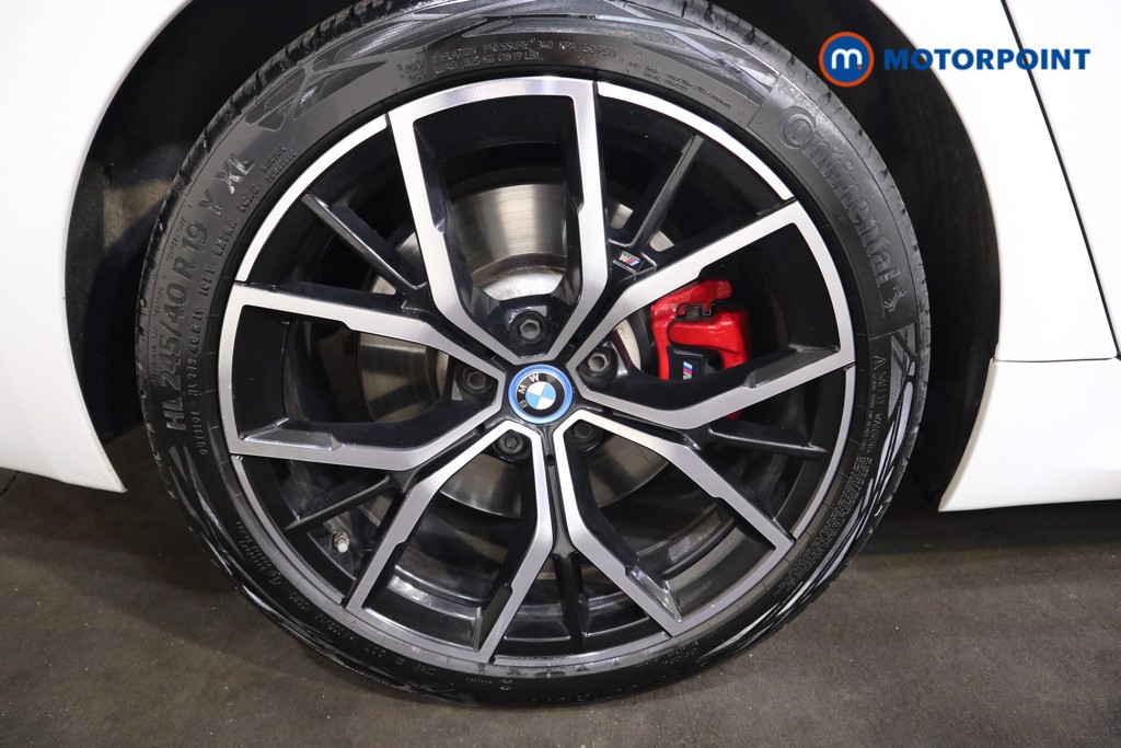 BMW 5 Series M Sport Automatic Petrol Plug-In Hybrid Estate - Stock Number (1546932) - 21st supplementary image