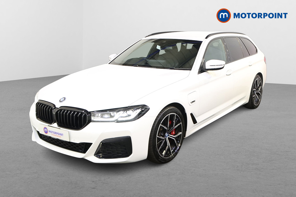 BMW 5 Series M Sport Automatic Petrol Plug-In Hybrid Estate - Stock Number (1546932) - Passenger side front corner