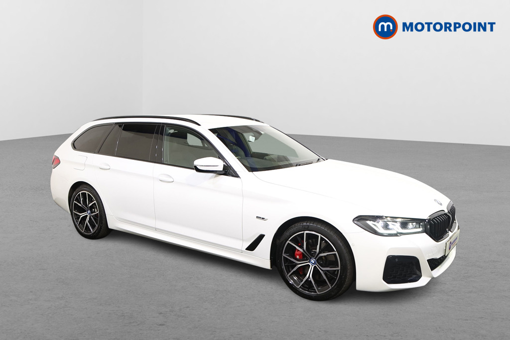 BMW 5 Series M Sport Automatic Petrol Plug-In Hybrid Estate - Stock Number (1546932) - Drivers side front corner