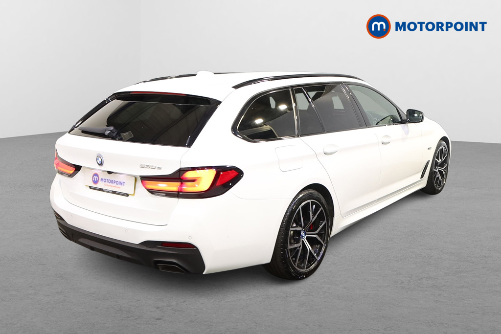 BMW 5 Series M Sport Automatic Petrol Plug-In Hybrid Estate - Stock Number (1546932) - Drivers side rear corner