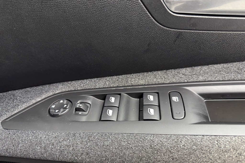 Peugeot 3008 Active Premium Manual Petrol SUV - Stock Number (1547063) - 19th supplementary image
