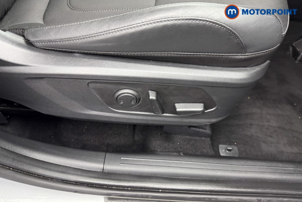 Hyundai Tucson Premium Manual Petrol SUV - Stock Number (1547624) - 17th supplementary image