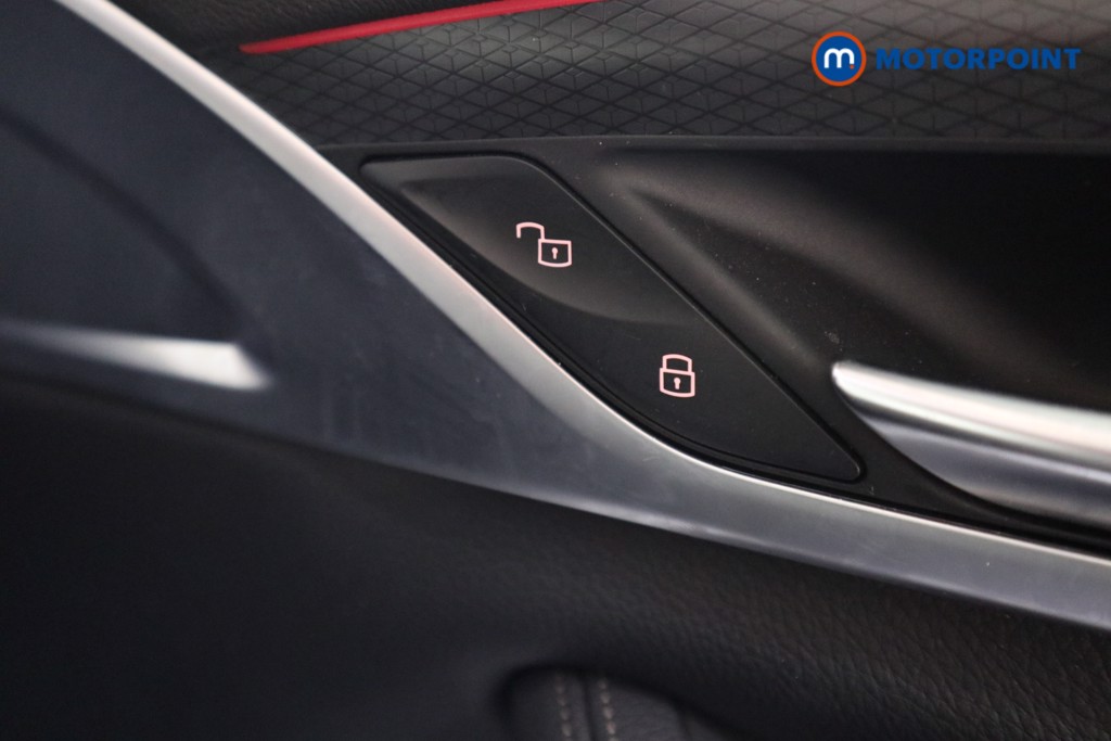 BMW 5 Series M Sport Automatic Petrol Plug-In Hybrid Estate - Stock Number (1547725) - 12th supplementary image