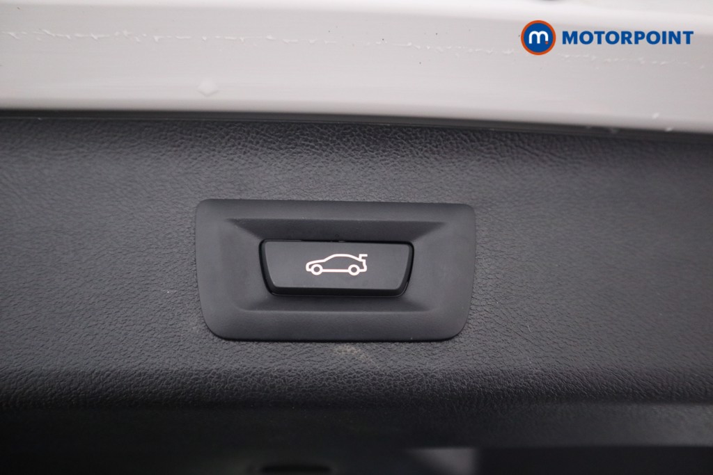 BMW 5 Series M Sport Automatic Petrol Plug-In Hybrid Estate - Stock Number (1547725) - 20th supplementary image