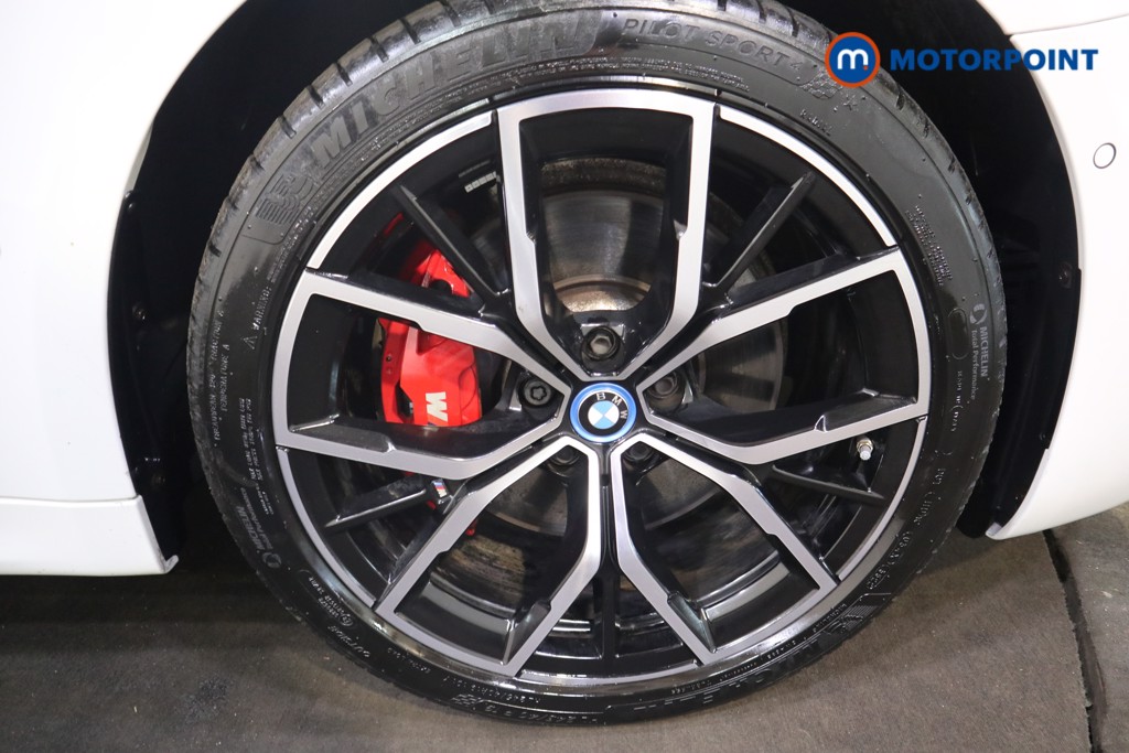 BMW 5 Series M Sport Automatic Petrol Plug-In Hybrid Estate - Stock Number (1547725) - 22nd supplementary image
