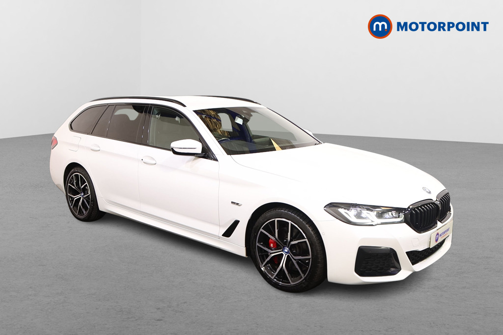 BMW 5 Series M Sport Automatic Petrol Plug-In Hybrid Estate - Stock Number (1547725) - Drivers side front corner