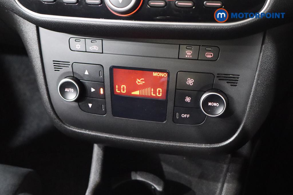 Fiat Punto Easy-Plus Manual Petrol Hatchback - Stock Number (1548606) - 4th supplementary image