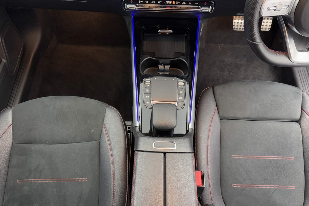Mercedes-Benz GLB Amg Line Automatic Petrol SUV - Stock Number (1548992) - 6th supplementary image