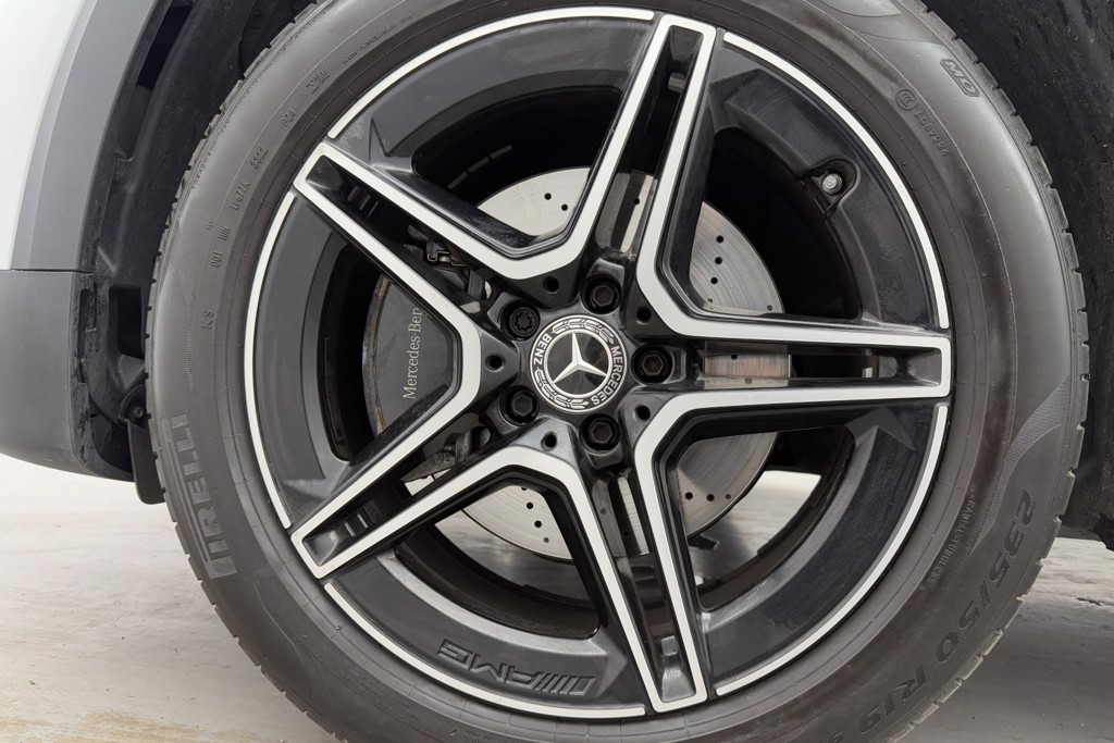 Mercedes-Benz GLB Amg Line Automatic Petrol SUV - Stock Number (1548992) - 18th supplementary image