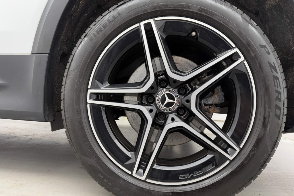 Mercedes-Benz GLB Amg Line Automatic Petrol SUV - Stock Number (1548992) - 19th supplementary image
