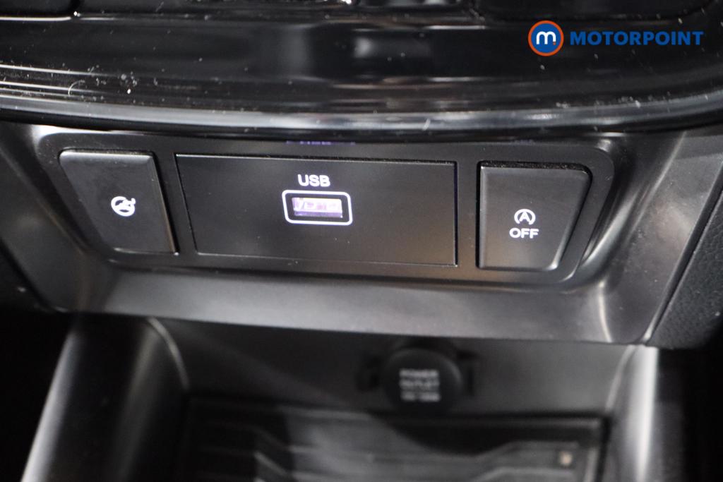 Ssangyong Tivoli Ventura Manual Petrol SUV - Stock Number (1549264) - 5th supplementary image
