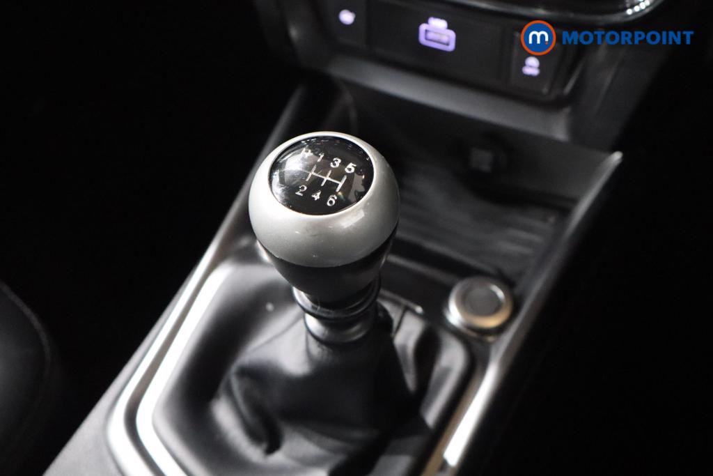 Ssangyong Tivoli Ventura Manual Petrol SUV - Stock Number (1549264) - 6th supplementary image