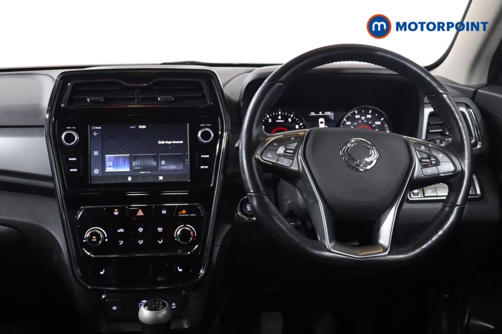 Ssangyong Tivoli Ventura Manual Petrol SUV - Stock Number (1549264) - 1st supplementary image