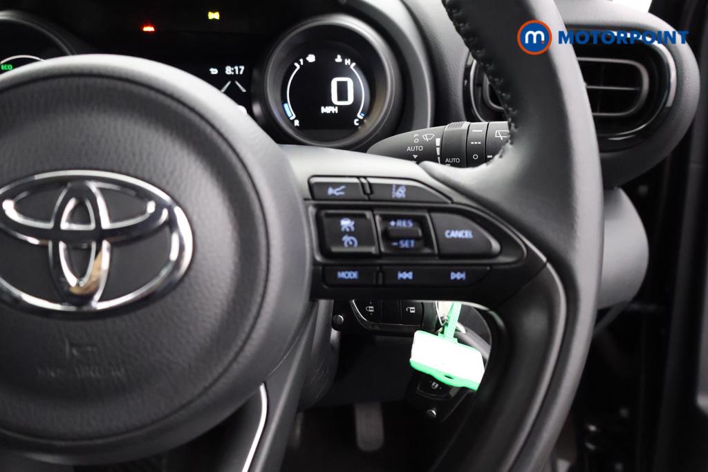 Toyota Yaris Design Automatic Petrol-Electric Hybrid Hatchback - Stock Number (1549974) - 3rd supplementary image