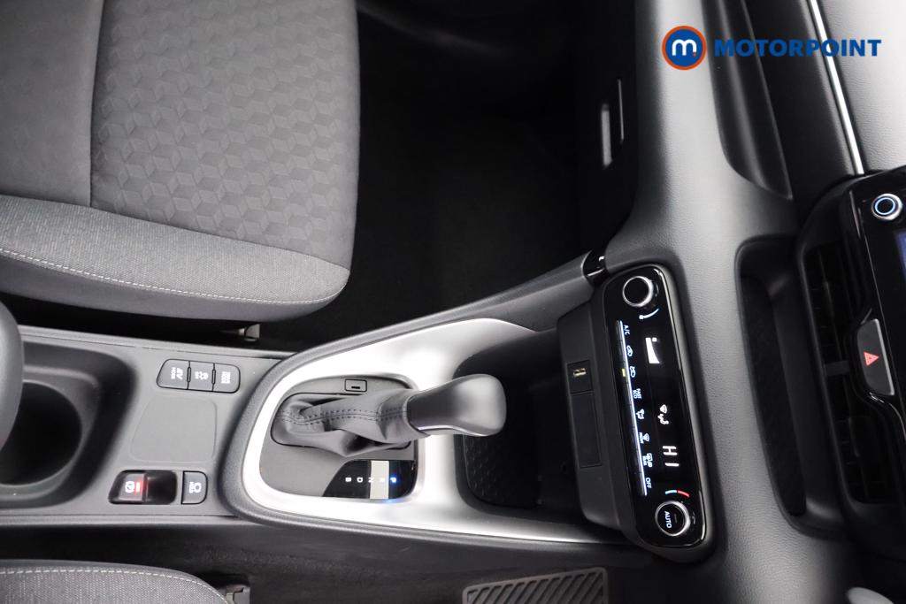 Toyota Yaris Design Automatic Petrol-Electric Hybrid Hatchback - Stock Number (1549974) - 6th supplementary image