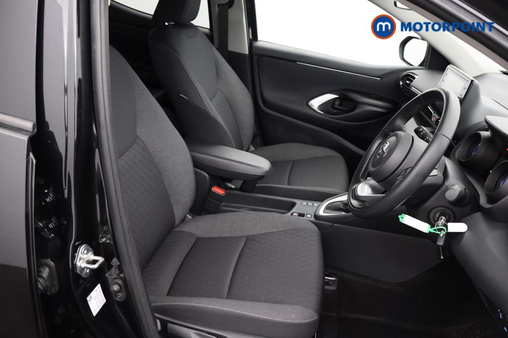 Toyota Yaris Design Automatic Petrol-Electric Hybrid Hatchback - Stock Number (1549974) - 9th supplementary image