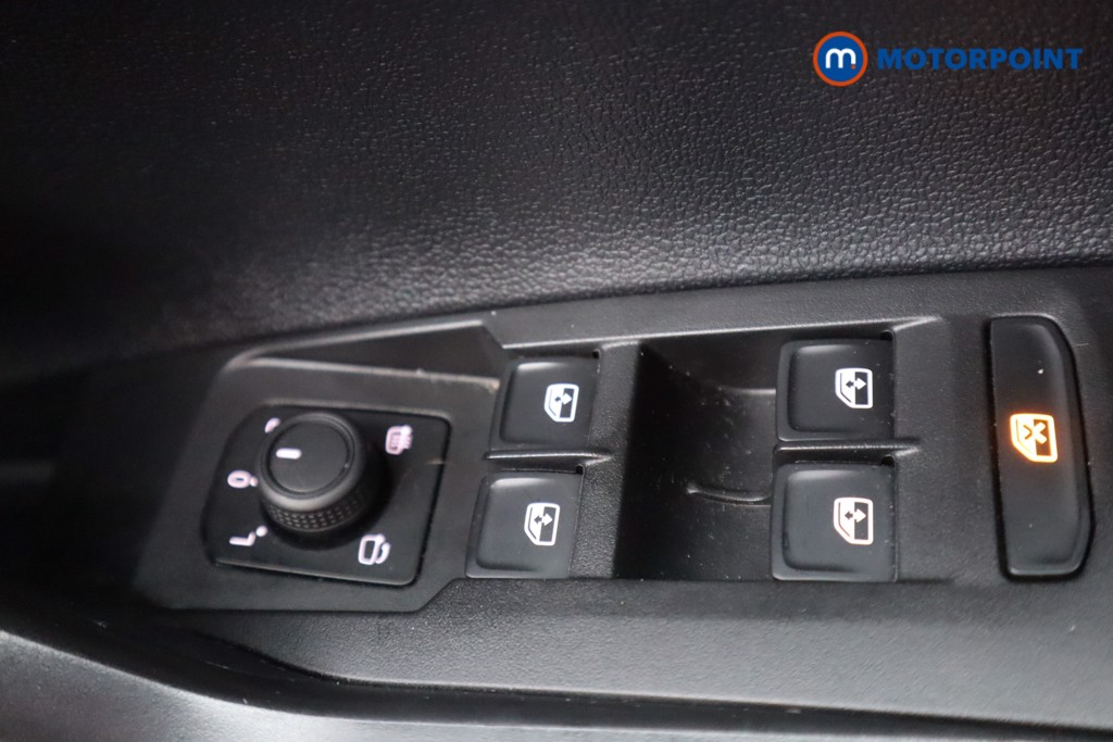 Volkswagen Polo Life Manual Petrol Hatchback - Stock Number (1550564) - 4th supplementary image