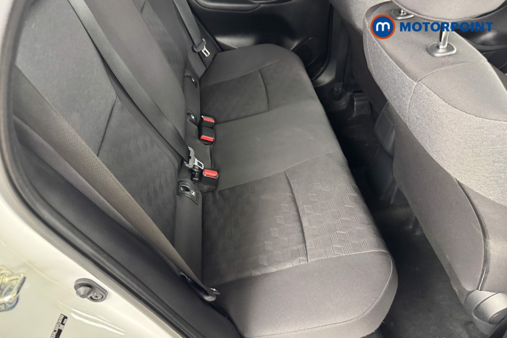 Toyota Yaris Design Automatic Petrol-Electric Hybrid Hatchback - Stock Number (1551872) - 4th supplementary image