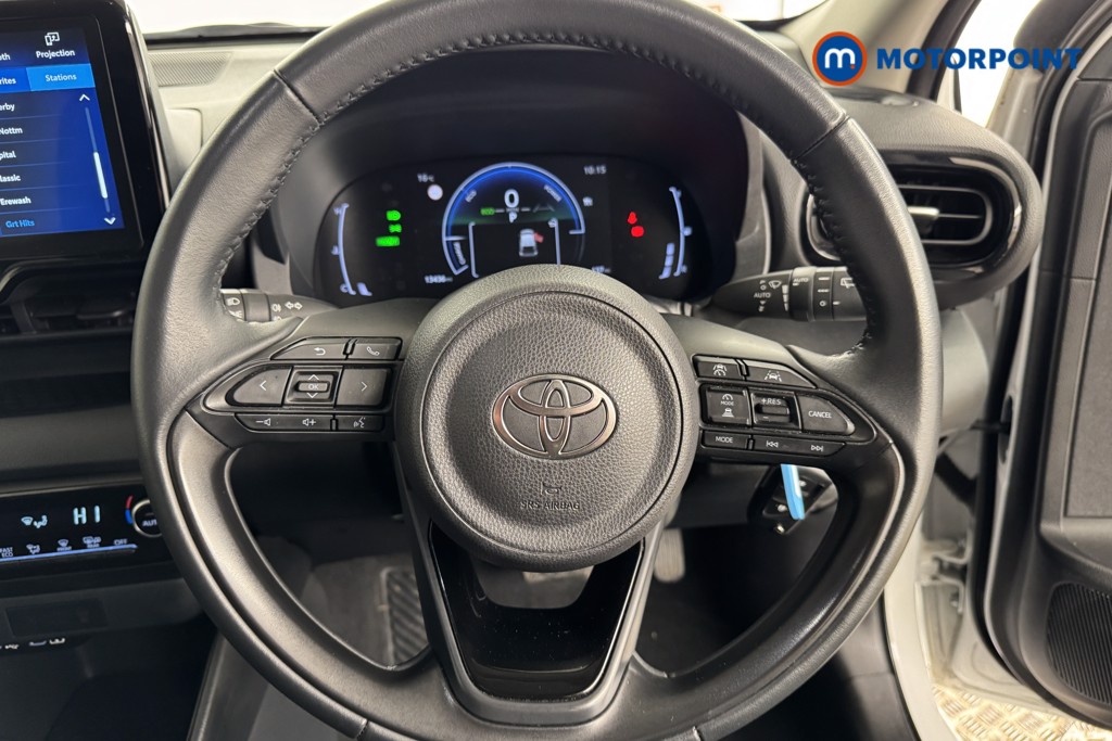 Toyota Yaris Design Automatic Petrol-Electric Hybrid Hatchback - Stock Number (1551872) - 6th supplementary image