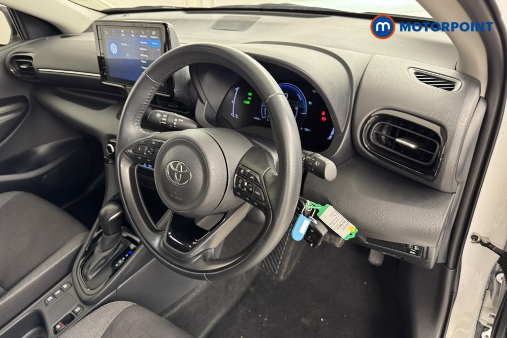 Toyota Yaris Design Automatic Petrol-Electric Hybrid Hatchback - Stock Number (1551872) - 7th supplementary image