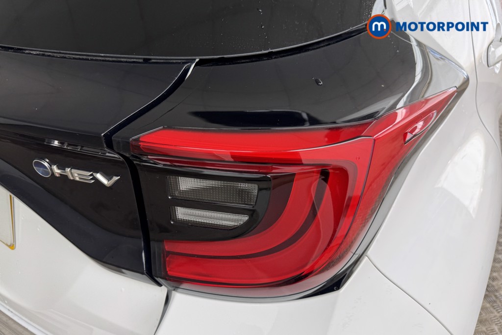 Toyota Yaris Design Automatic Petrol-Electric Hybrid Hatchback - Stock Number (1551872) - 17th supplementary image