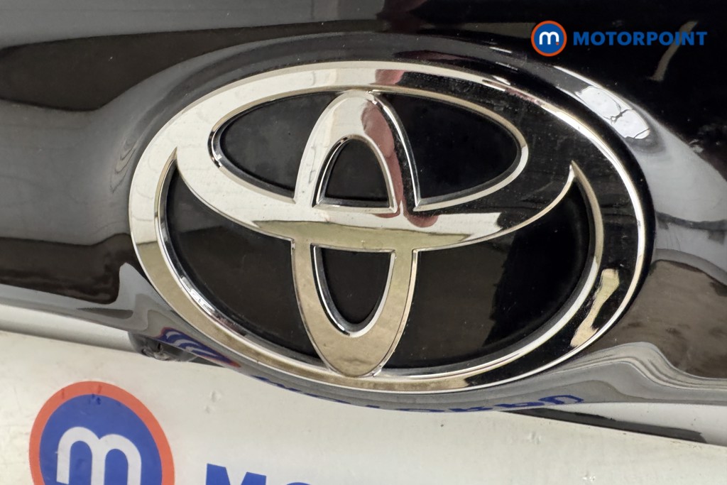 Toyota Yaris Design Automatic Petrol-Electric Hybrid Hatchback - Stock Number (1551872) - 20th supplementary image