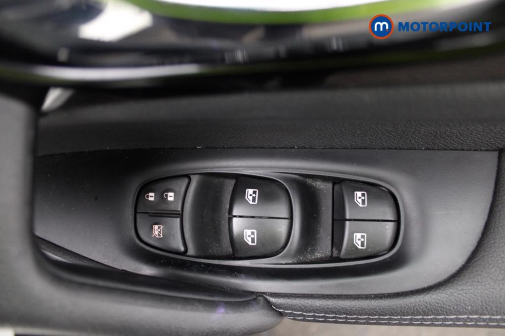 Nissan Qashqai N-Connecta Manual Petrol SUV - Stock Number (1535981) - 13th supplementary image