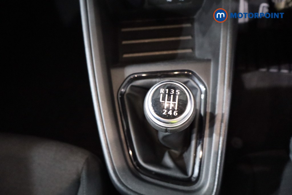 Renault Clio Iconic Manual Petrol Hatchback - Stock Number (1537679) - 15th supplementary image