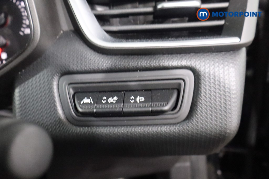 Renault Clio Iconic Manual Petrol Hatchback - Stock Number (1537679) - 17th supplementary image