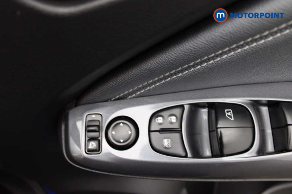 Nissan Juke N-Connecta Manual Petrol SUV - Stock Number (1539019) - 17th supplementary image