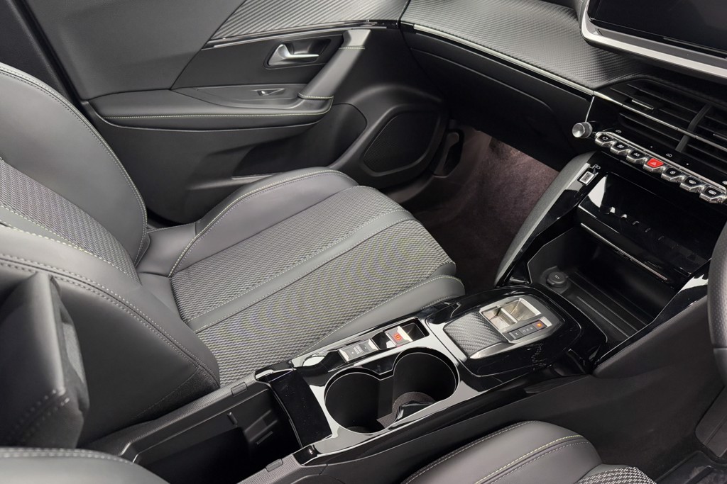 Peugeot 2008 GT Automatic Petrol SUV - Stock Number (1539478) - 11th supplementary image