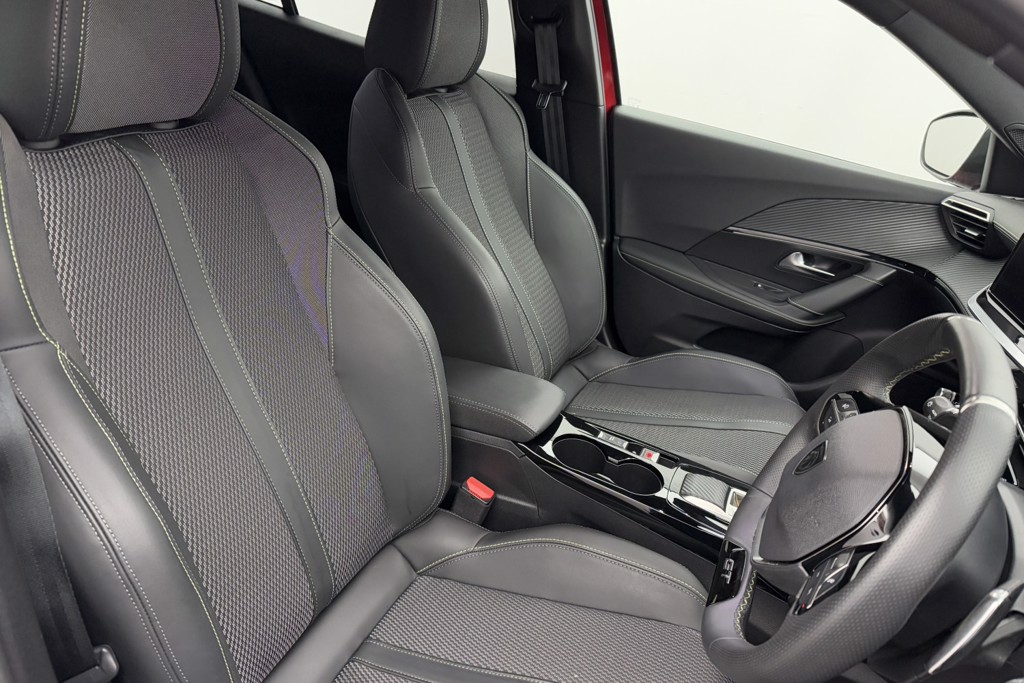 Peugeot 2008 GT Automatic Petrol SUV - Stock Number (1539478) - 12th supplementary image