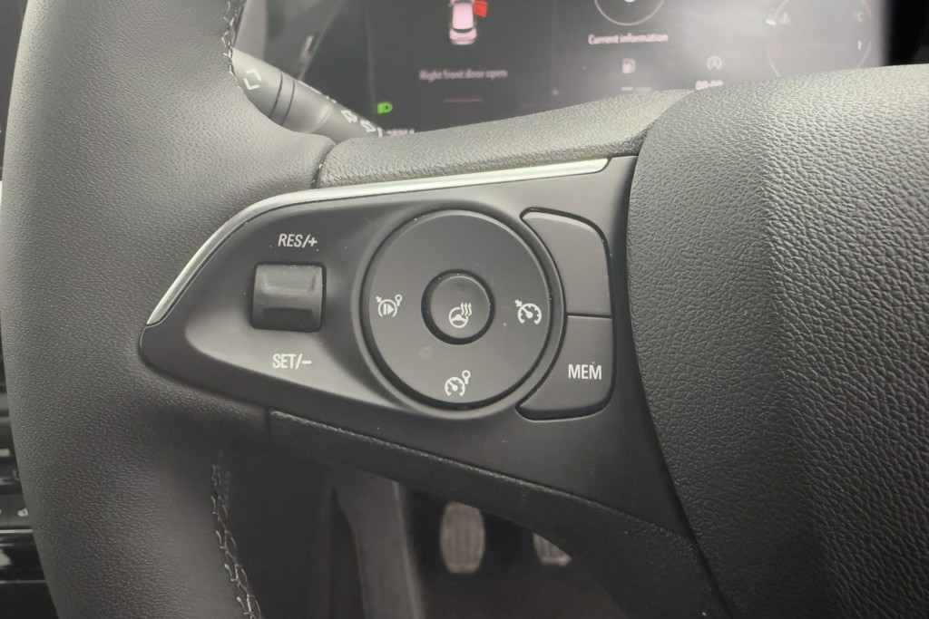Vauxhall Grandland Ultimate Manual Petrol SUV - Stock Number (1539548) - 4th supplementary image