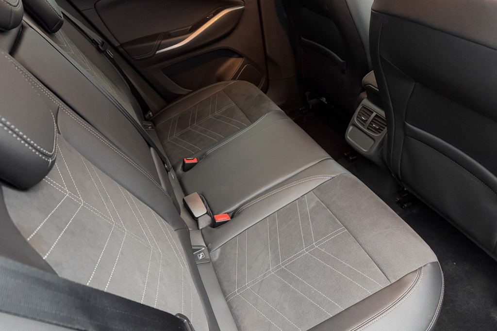 Vauxhall Grandland Ultimate Manual Petrol SUV - Stock Number (1539548) - 18th supplementary image